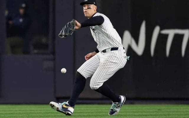 「恥ずべきイニング」「悪夢のような崩壊」5-0から大逆転負けのヤンキース…5回表の拙守連発を米メディアが酷評「ミス3つでシーズンが台無しに」