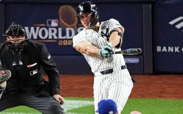 ヤ軍480億円男のボディが「やべぇ」　軽々“逆方向”に仰天「筋肉は裏切らん」