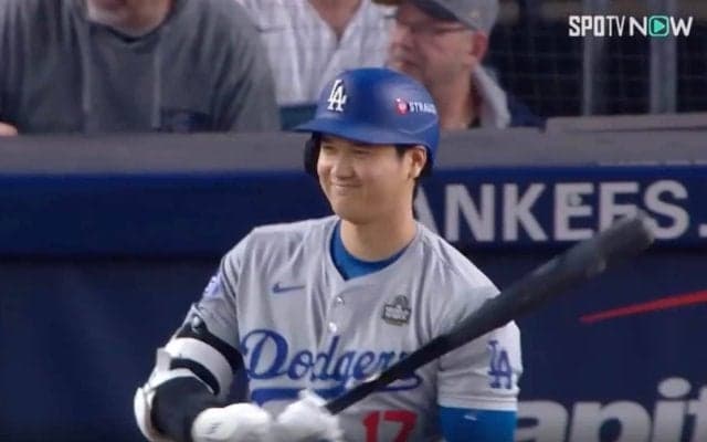 なんだ、ただの聖人か… 大谷翔平、ヤンキースベンチに“神対応”「めっちゃ笑顔」 安定の“挨拶シーン”に「愛される理由」