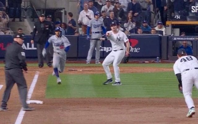 なんでこんなことに… ヤ軍投手が“怠慢守備”でやらかす「どうした？」 試合の流れを変えた“痛恨ミス”「ありえない」