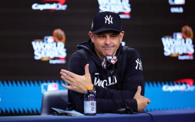 「永遠に抱える痛みだ」ヤンキース指揮官がWS敗退で“落胆”も「適切なリーダーとみなしている」8年目の来季も続投か