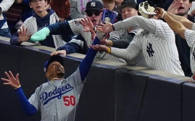 「あれはヤバかった」ヤ軍ファンの暴挙に本音爆発！ ボール強奪騒動にベッツが怒り「人生で誰かを殴ってやりたいと思ったのは2回目だ」