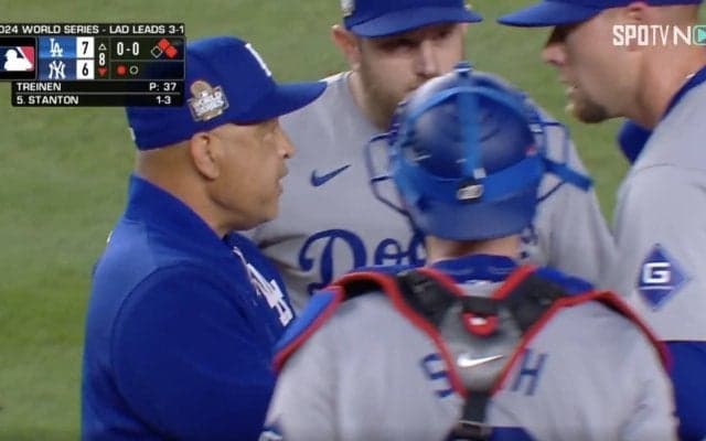 お前しかいない！ ド軍・ロバーツ監督、試合を決めた“一瞬の行動” 終盤の大ピンチに…「闘魂注入w」「アツすぎ」