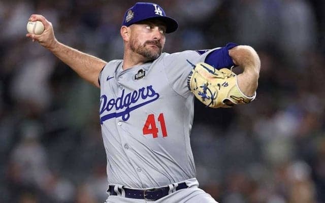 靭帯断裂、2度のTJ手術…ド軍37歳が現役引退　マイナー契約から劇的復活、選んだ茨の道