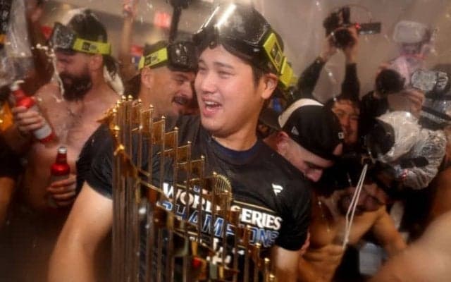 「あと9回やるだけだ」ドジャース1年目で頂点を極めた大谷翔平　ド軍編成本部長と誓ったさらなる偉業「成し遂げられるのはオオタニだけ」