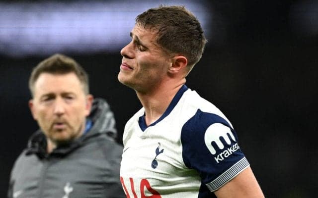 ハムストリング負傷のトッテナムDFファン・デ・フェン、復帰は代表ウィーク後と指揮官「深刻なものではないが…」