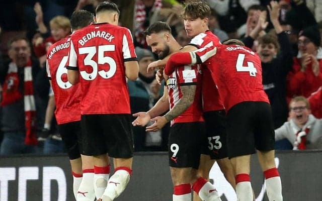 菅原由勢が決勝点アシスト！アームストロング弾でエバートンを下したサウサンプトンが今季リーグ戦初勝利を飾る【プレミアリーグ】