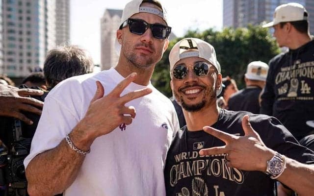 ド軍右腕が「キスしたい気分だ」　WSでMVPのフリーマンへ“感謝”…FAも「離れたくない」