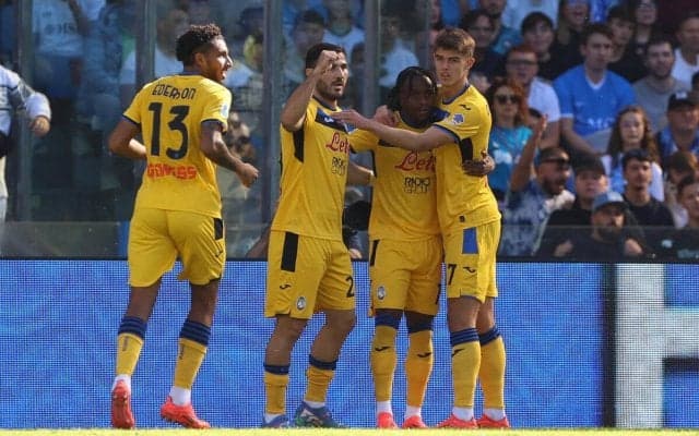 ルックマンのドッピエッタでアタランタが5連勝、首位ナポリとの連勝対決を制す【セリエA】