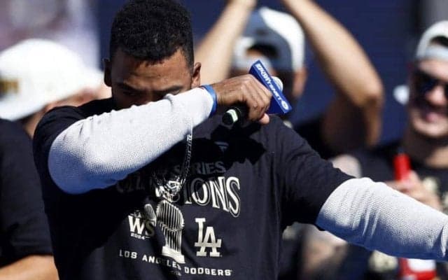 涙の残留訴えは響くか　ド軍T・ヘルナンデスのFA退団予測に集まるシビアな声「他チームと契約ならドラフト指名権を手にできる」