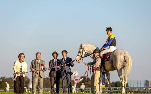 “白毛一族”ハヤヤッコが3度目の重賞制覇 “薔薇一族”の秋華賞馬と共通点ある血統背景