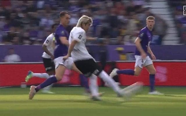 「自分で打つほうが...」“お膳立て役”伊東純也が中村のパスから豪快過ぎる右足ミドルシュート「えぐいい」“ランス兄弟”の高速連携にファン大興奮