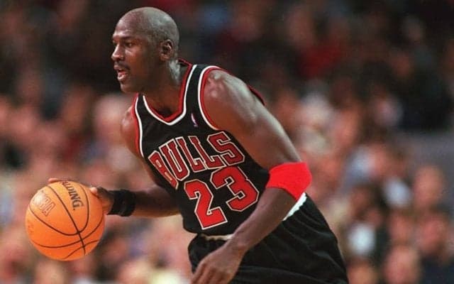 マイケル・ジョーダンが1996－97シーズンに着用したユニフォームが約7億円で落札