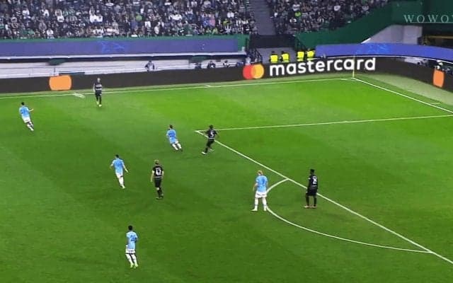 うますぎ！ 守田英正、マンＣ戦で華麗なプレアシスト！「周りがよく見えてる」「超重要な役割だ」ドンピシャ浮き球パスの瞬間