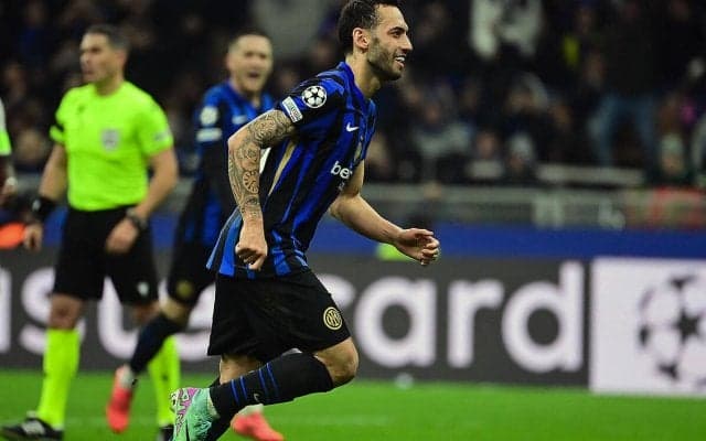 アーセナル戦で決勝点のチャルハノール、インテル加入後19本連続PK成功に「この完璧な記録を続けたい」