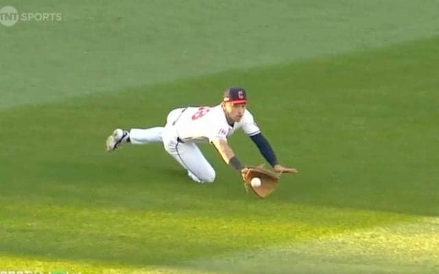 “リトル・イチロー”が「スゴすぎ」 神キャッチ、爆肩レーザー… 3年連続GG賞の快挙に「侍J入って欲しい」