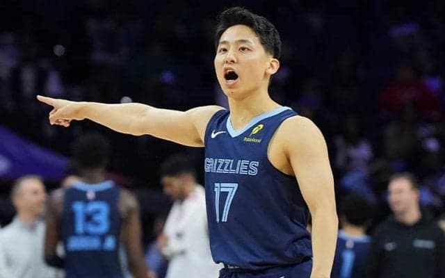 河村勇輝がハッスルのGリーグ開幕ロスター入り…2Way契約勝ち取りNBA出場6戦目で初得点