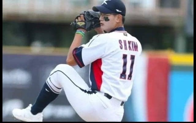 巨人ドラ1が「手が出なかった」と脱帽した衝撃の163キロ　韓国の“メガネの怪腕”がプレミア12の代表選出