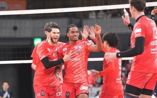 【バレー】サントリーがストレート勝ちで5割復帰・高橋藍はメディカルスタッフの助言で試合欠場 SV男子