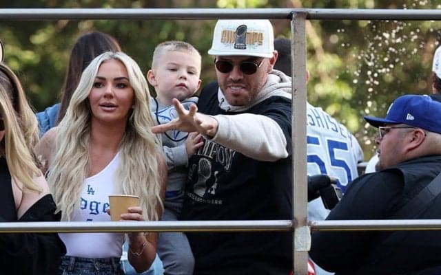 ド軍夫人会が報告…WSパレード＆セレモニーの舞台裏　家族で“祝福”が大反響