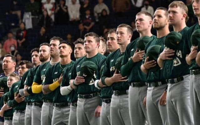 「素敵すぎる」公園で起きた国際交流に反響！　子どもたちの草野球に豪野球代表が“助っ人”参戦「えげつないぐらいに羨ましい」