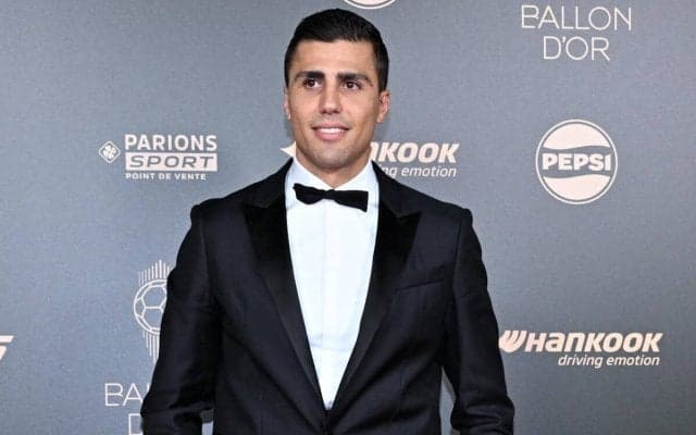 「メッシ、クリスティアーノからは来ていない」2024年バロンドーラーのロドリ、700件以上のメッセージ受け取る中で最初に返したのは元Jリーガー