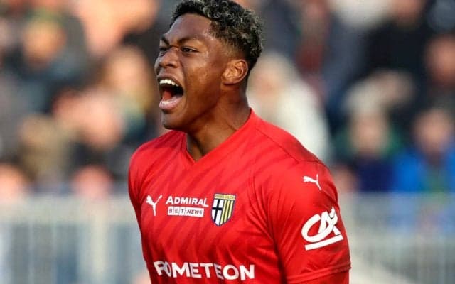 鈴木彩艶フル出場のパルマ、ヴェネツィアとの昇格組対決を逆転で制して2勝目【セリエA】