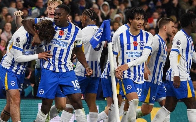 三笘薫も絡んだ鮮やか逆転劇でブライトンが3戦ぶり白星！　シティはペップ初の公式戦4連敗に…【プレミアリーグ】