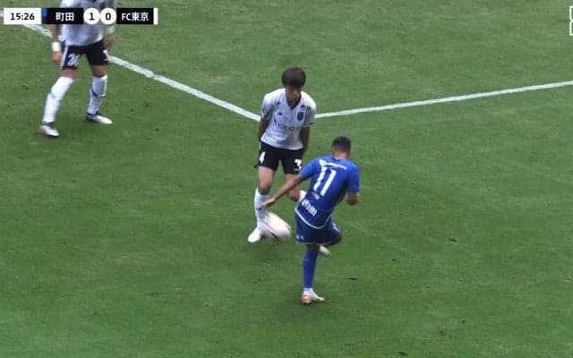 うおっ、そこ通すの？ 驚愕の“７秒のタメ”と“針穴パス”が脚光「うまっ」「えぐいアシスト」町田FWがFC東京守備陣を凍らせた瞬間