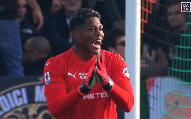 ノーチャンスだ…鈴木彩艶、美しいボレー被弾で失点「なす術がない」「守備がザルすぎる」現地メディアやファンも擁護した瞬間