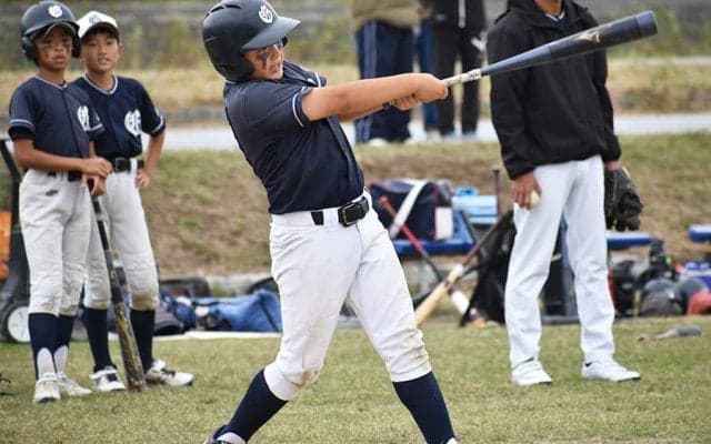 バット替えたら「全く打てない子も」　攻撃的から一転…小学生に影響する“高反発禁止”