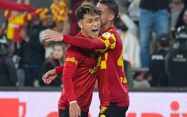 松木玖生が待望のトルコ初ゴール！　元同僚GKスウォビィク相手の90＋10分弾に「クバから初ゴールとか熱すぎる」