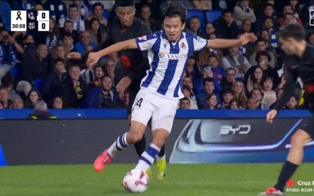 キレッキレ！久保建英“バルサ守備包囲網”をひとりで完全突破「メッシ過ぎる」ドリブルぶち抜き＆圧巻カットインシュート炸裂の瞬間