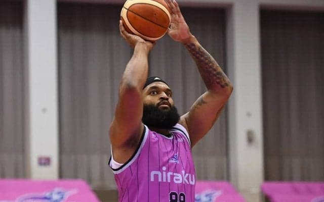 熊本がエチェニケを獲得…外国籍選手の離脱続き“退団直後”のビッグマン緊急補強