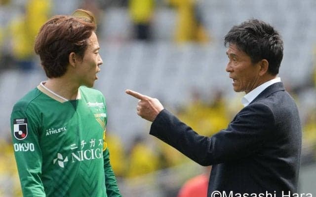 大混戦のJ1優勝争い｢こうなる｣(1)2強が｢ハマった｣落とし穴、東京V戦｢守りに入った｣神戸と、浦和戦｢平常心を失った｣広島、町田に｢残された｣クモの糸