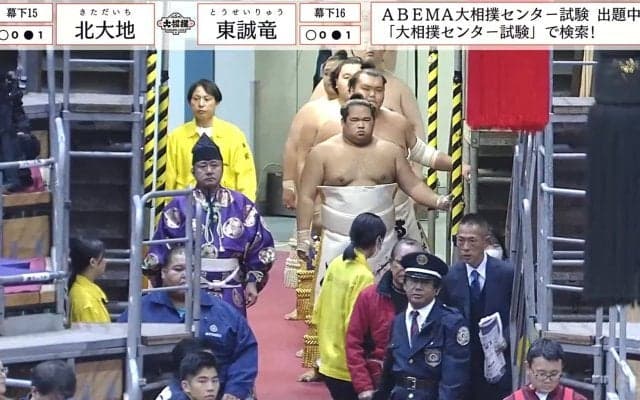 「一緒に戦ってる」人気力士と化粧まわしの“妙な”一体感がハンパない…ファン注目 カメラが捉えた土俵入り前の緊張感が「カッコよすぎる」