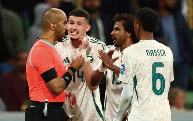 「我々の勝利が奪われた！」サウジの90+3分劇的弾はオフサイドで幻に…豪州と敵地で0-0ドロー