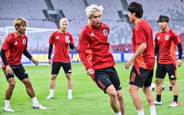 「キューピーじゅんやくんカワイイ」日本代表・伊東純也がジャカルタで見せた「金髪ツノ写真」が注目浴びる！「最高です」「角可愛い」とファンの心を掴む