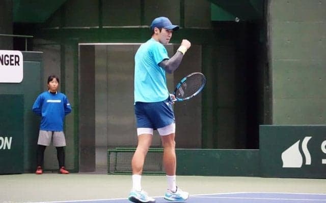 綿貫陽介、2019年大会から13連勝！第7シードを破って8強「ポジティブにプレーができている」[兵庫ノアチャレンジャー]