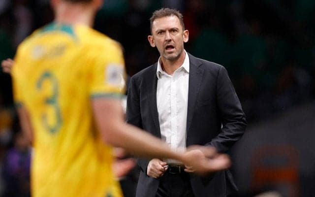 「自動突破のスポットにいる」VAR判定で命拾いしたオーストラリア、2位確保の指揮官はDFの粘りに「彼らの功績だ」