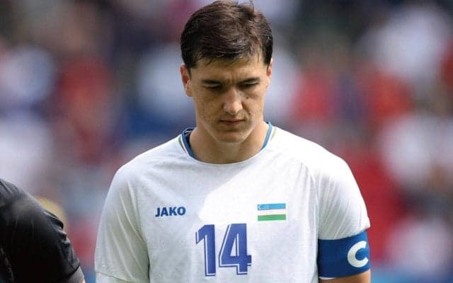 大黒柱ショムロドフが涙の負傷交代…ウズベキスタンが最終予選初黒星以上に痛い“最悪の事態”か