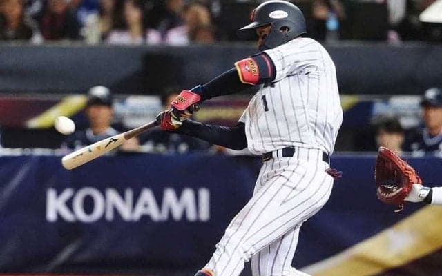 森下翔太、韓国戦で“侍ジャパン1号”　宿敵相手にダメ押し2ラン…日本応援団大盛り上がり