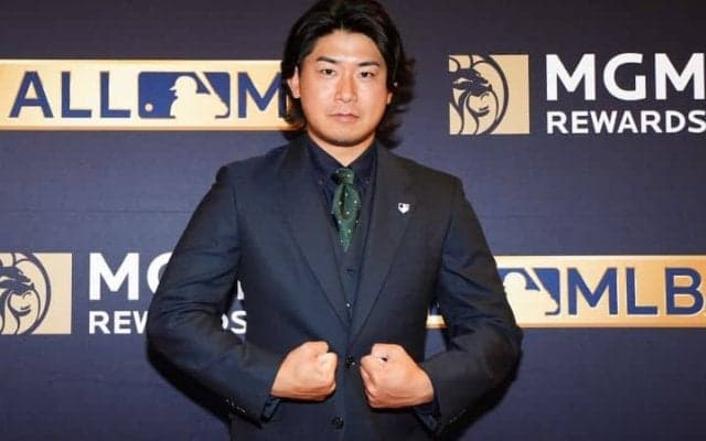 「オーマイガー 彼にグラミー賞を！」会場を煽りながら熱唱 今永昇太の“ノリノリな姿”に地元メディア、レポーターが反応「ショウタは最高だ」