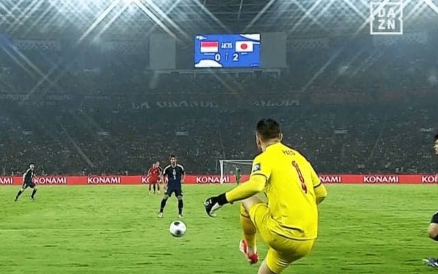 「何やってんの？」日本代表に“プレゼント・パス”…インドネシア守護神に批判殺到「大失態だ」「どうしたパエス…」「自信過剰」