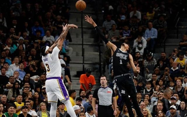 レイカーズがスパーズを撃破…AD40得点&レブロン4戦連続トリプルダブル、八村塁は足首捻挫で欠場