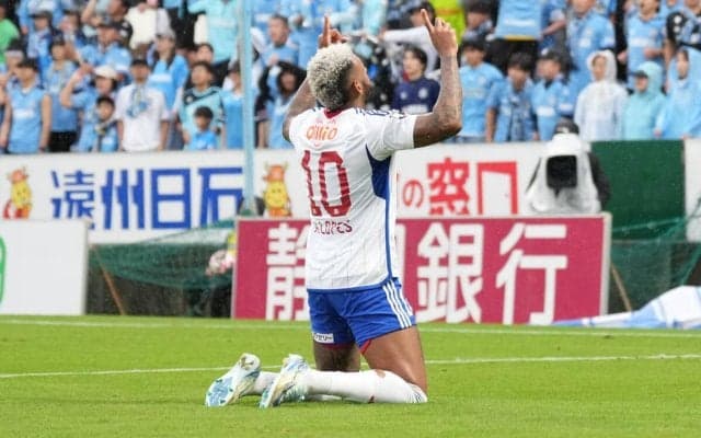 磐田が逆転残留へ土俵際に　横浜FMが得点ランクトップ浮上のA・ロペス3発などで逆転勝ち【明治安田J1第29節】