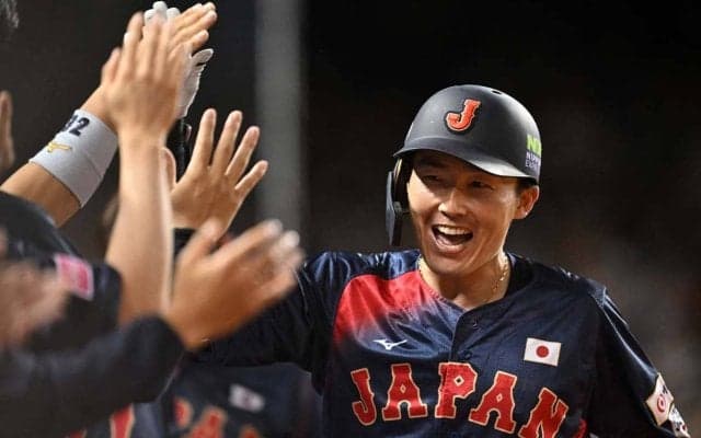 【プレミア12】侍ジャパン、辰己涼介の適時打と源田壮亮の一発で主導権　序盤リードで3連勝へ前進