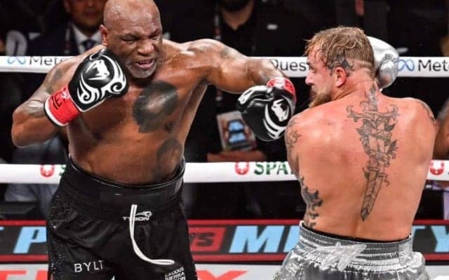 ブーイングも飛んだマイク・タイソンの“凡戦”　人気YouTuberとの異色戦に英メディアは落胆「退屈でつまらない、悲惨な試合」