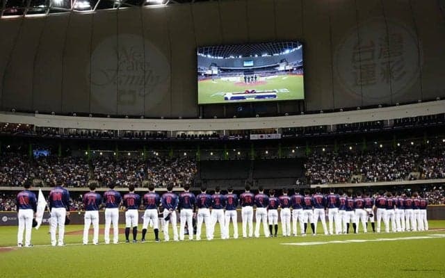 打者の後ろで“気になる”漢字3文字「試合の内容入ってこうへん」　読み方が連日話題