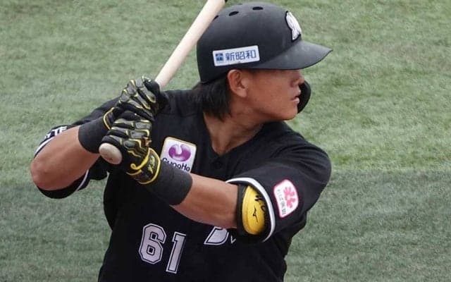 2軍2冠王が「また打ってる」　異国で躍動の22歳…圧倒の.467にX衝撃「岡本に見えてきた」